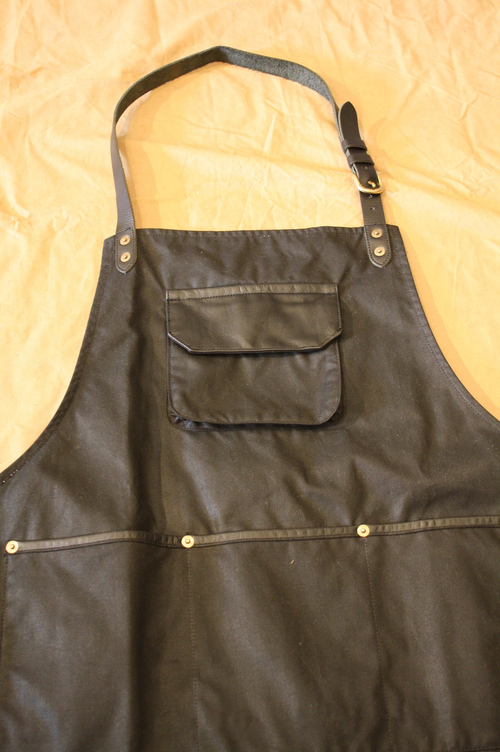 男前のエプロン_e0309501_16312965.jpg