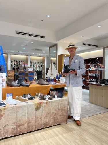 松屋靴売り場の巻_e0309501_16440489.jpeg